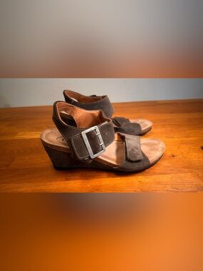 Taos Dark Gray Suede Open-Toe Sandals with Buckle 8.5